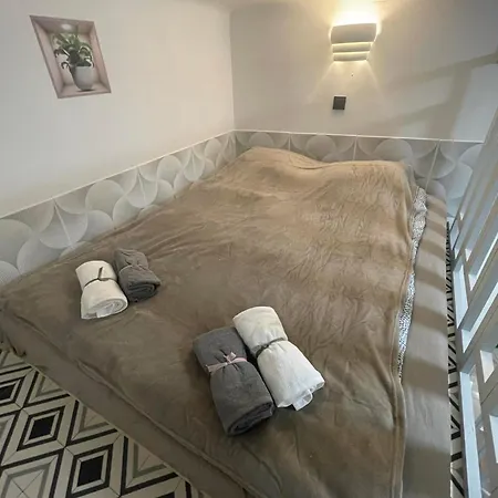 Ernesto 17 With Free Parking Possibility Budapesta