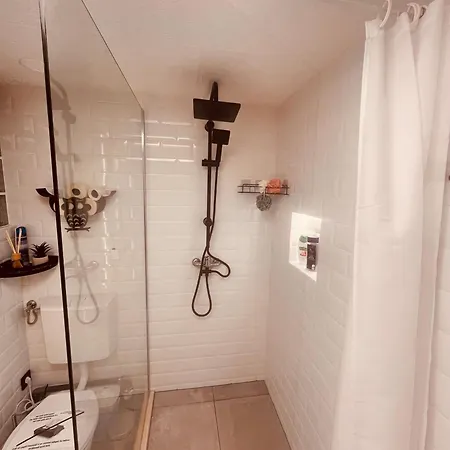 Ernesto 17 With Free Parking Possibility Budapesta