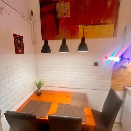 Ernesto 17 With Free Parking Possibility * Budapest